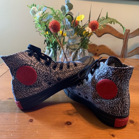 converse elephant print